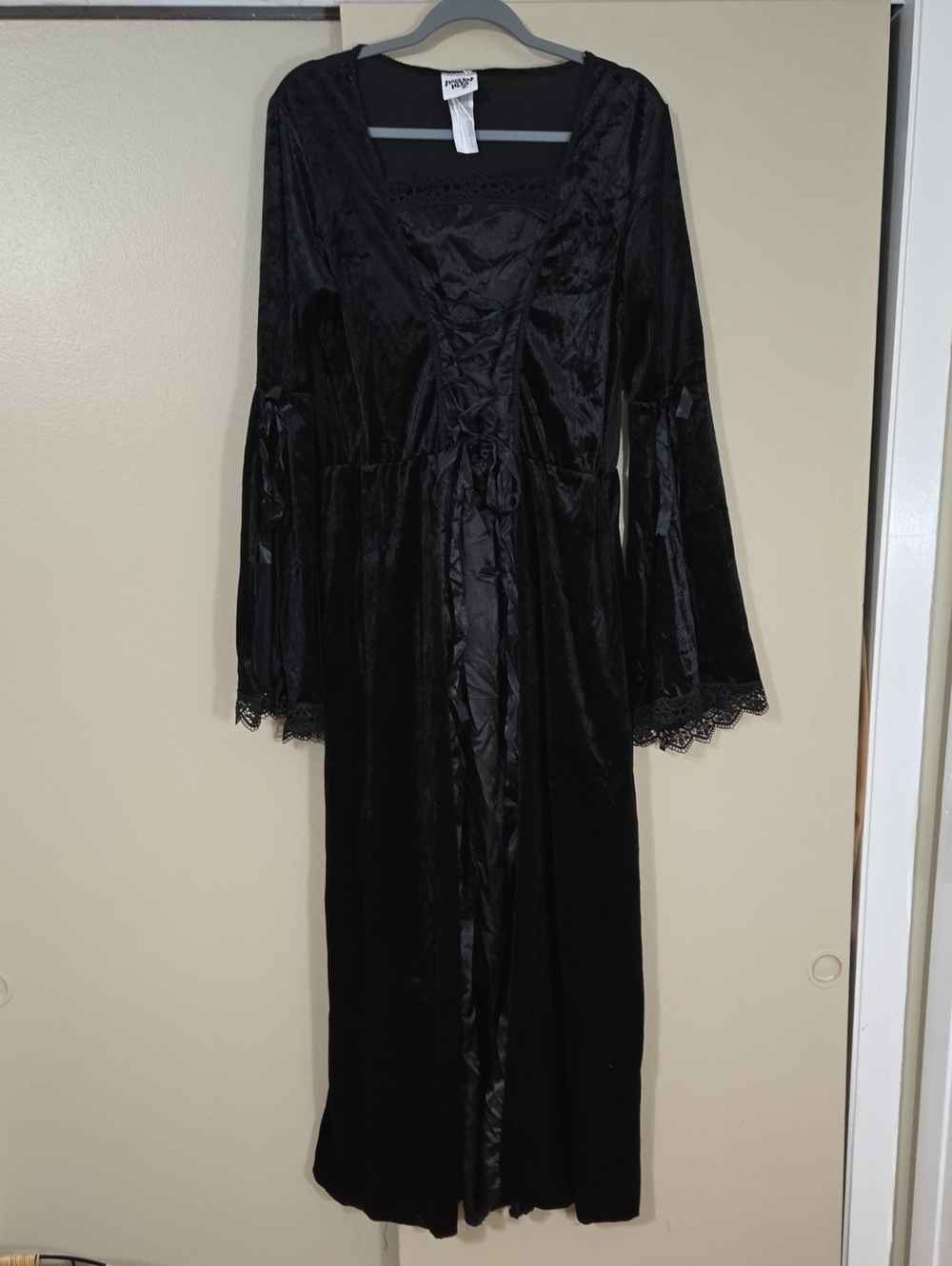 Modern Hero Velvet Lace-Trim Black Long Maxi Costume Dress Size L/XL